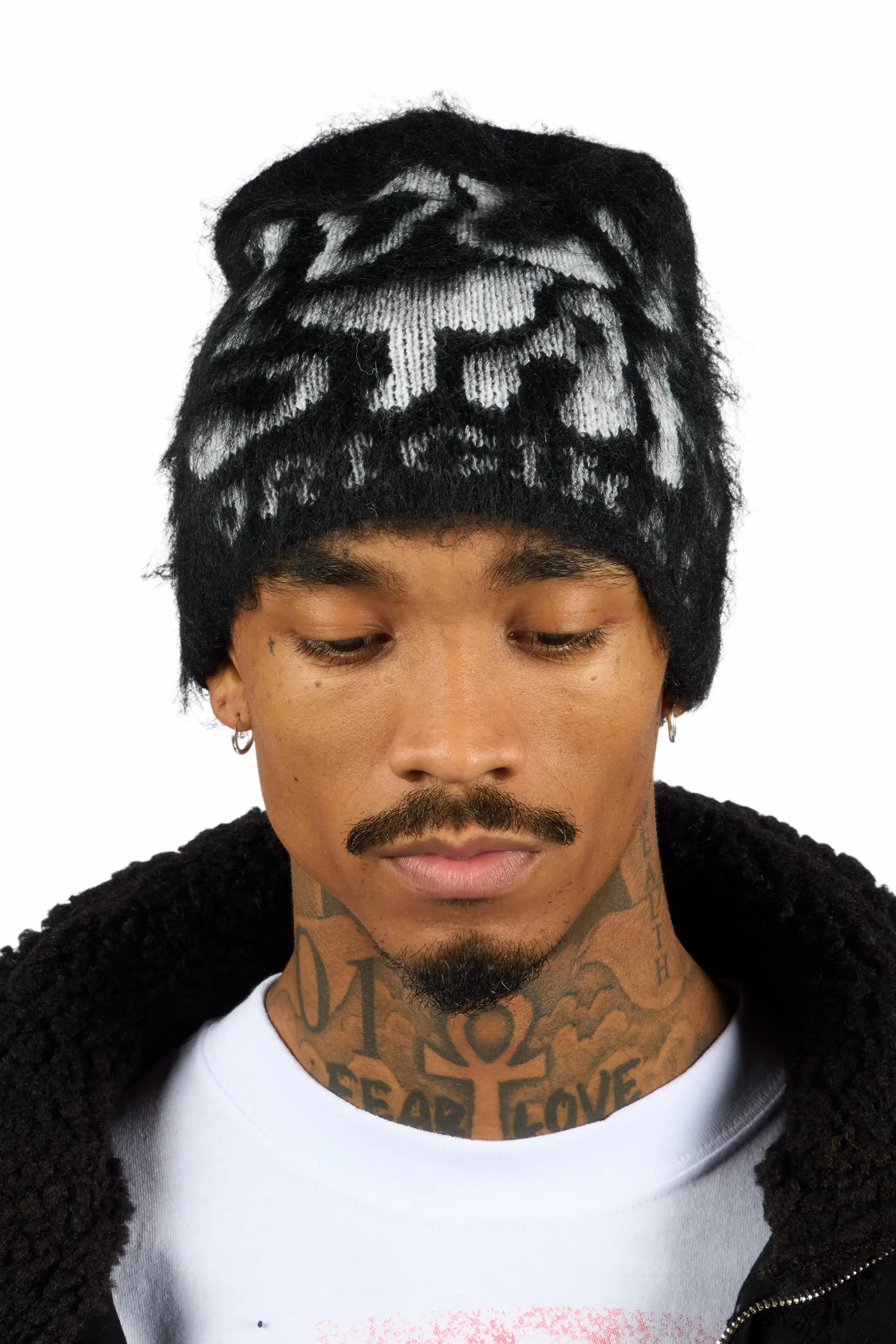 Warblen Black Knitted Mohair Beanie - Image 2