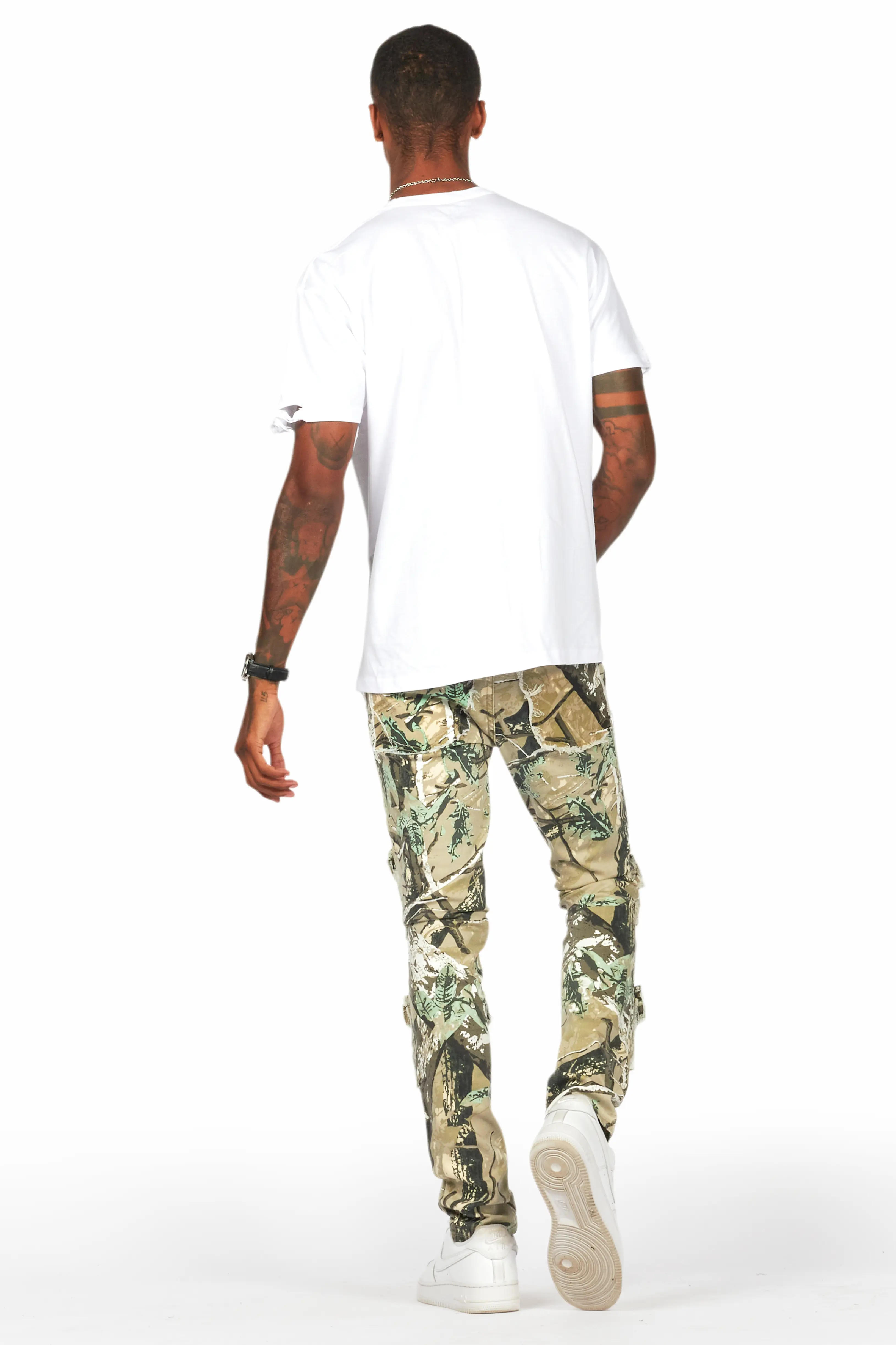 Tarl White Oversized Graphic T-Shirt - Image 11