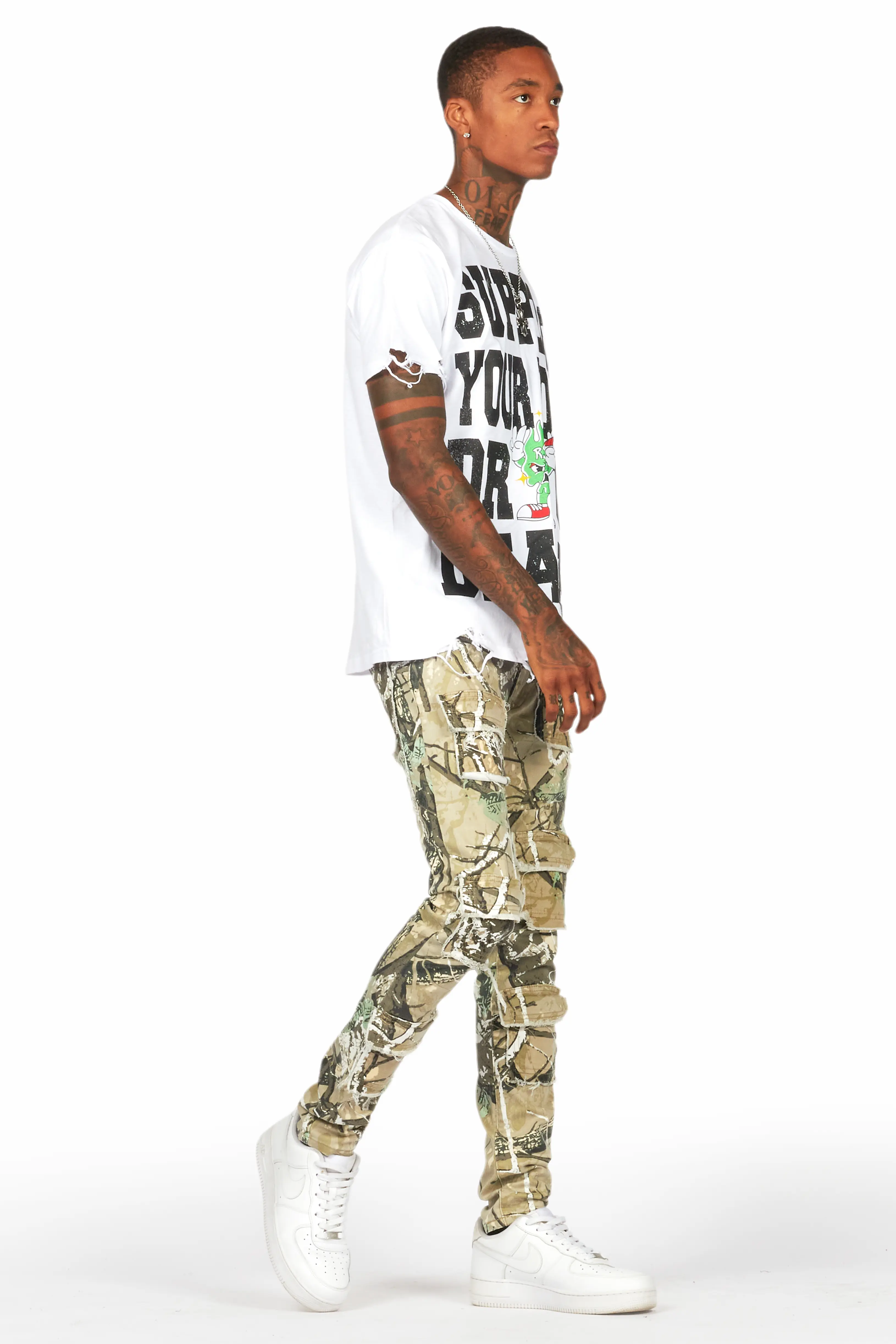 Tarl White Oversized Graphic T-Shirt - Image 12