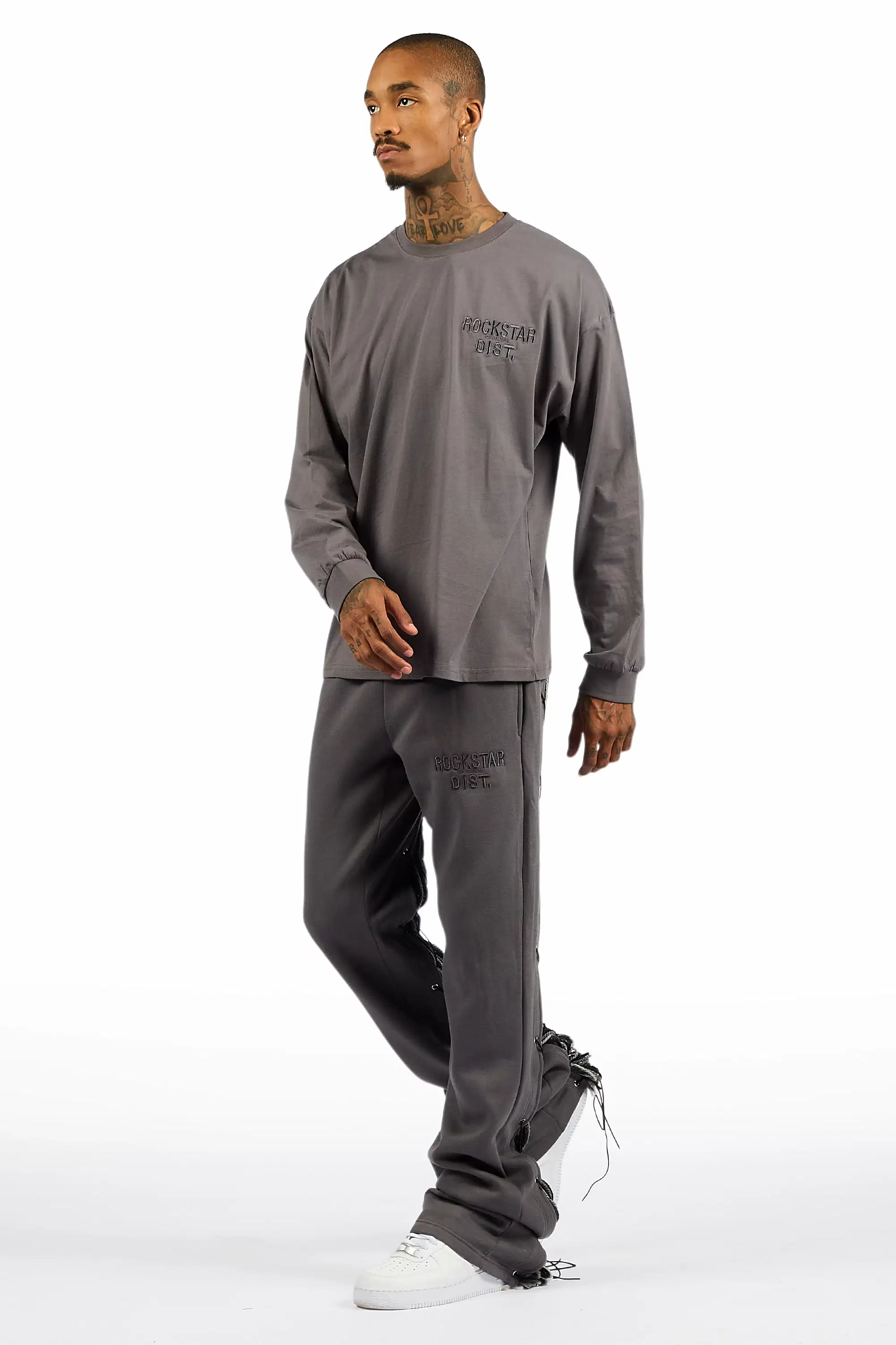 Antal Charcoal Long Sleeve T-Shirt/Baggy Stacked Track Set - Image 5